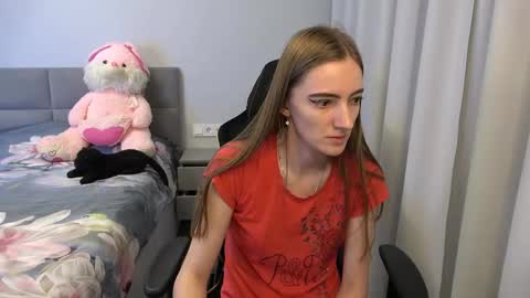 Kate online show from November 4, 2025, 4:22 am