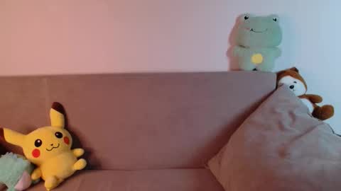 Minji online show from March 11, 2026, 1:06 pm