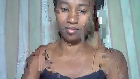 minouch211907 online show from November 3, 2025, 3:13 pm