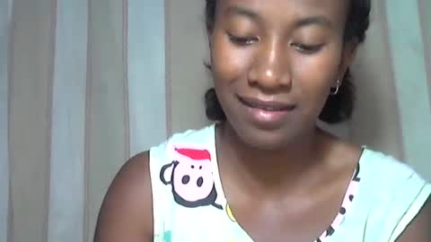 minouch211907 online show from November 19, 2025, 10:54 pm