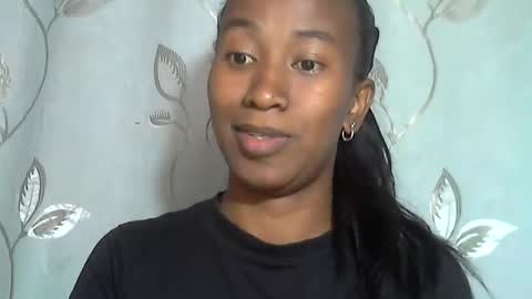 minouch211907 online show from April 3, 2026, 6:55 am