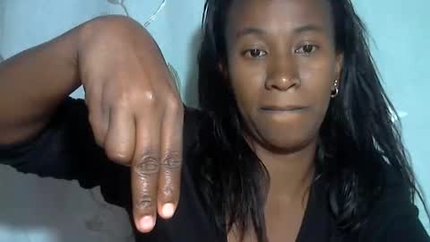 minouch211907 online show from April 4, 2026, 2:36 pm