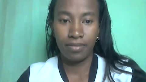 minouch211907 online show from May 20, 2026, 2:40 am