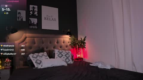 Snapshot of mintlackey chatting on December 16, 2024, 3:40 am Lianna online show from December 16, 2024, 3:40 am