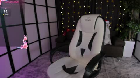 Rosie online show from December 28, 2024, 2:33 am