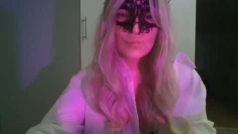 Margo online show from November 17, 2025, 4:57 pm