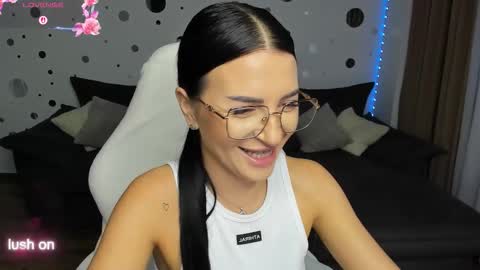 mira_fantasy online show from September 23, 2025, 4:26 am