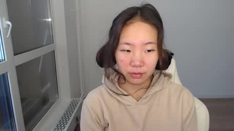 mira_g online show from February 11, 2025, 7:02 am