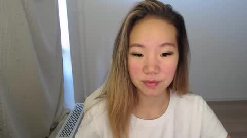 mira_g online show from October 17, 2025, 9:01 am