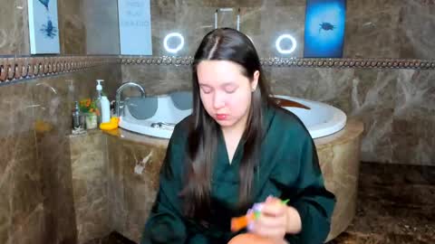 Snapshot of mira_karter chatting on March 5, 2025, 2:46 am Mira online show from March 5, 2025, 2:46 am