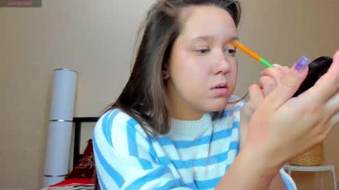 Snapshot of mira_karter chatting on October 20, 2025, 11:43 am Mira online show from October 20, 2025, 11:43 am