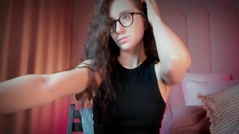 Mira online show from November 7, 2025, 7:36 pm