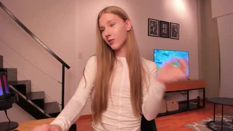 Snapshot of mira_lite chatting on April 27, 2026, 2:31 am Mira online show from April 27, 2026, 2:31 am