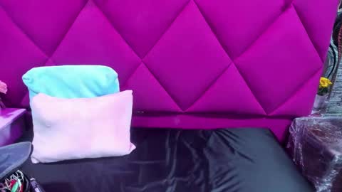 mirabella_miller online show from February 11, 2026, 10:42 am