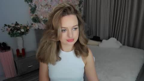 Emma online show from October 7, 2025, 7:33 pm