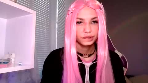 MiraLaPics online show from April 15, 2026, 4:14 pm