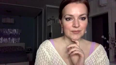 Snapshot of miraluxe chatting on April 25, 2026, 9:45 pm miraluxe online show from April 25, 2026, 9:45 pm