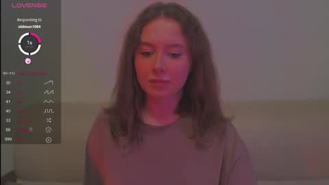 Kira online show from October 27, 2025, 1:04 pm