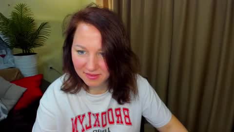 MirandaDyson online show from March 6, 2025, 11:14 am