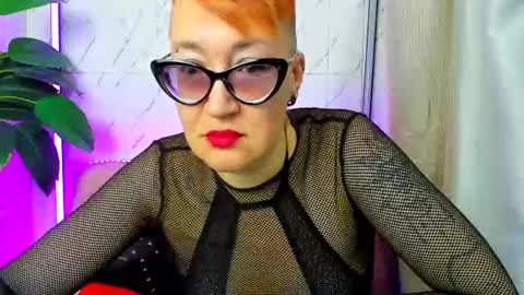 Snapshot of mirandagill chatting on December 3, 2024, 8:49 am mirandagill online show from December 3, 2024, 8:49 am