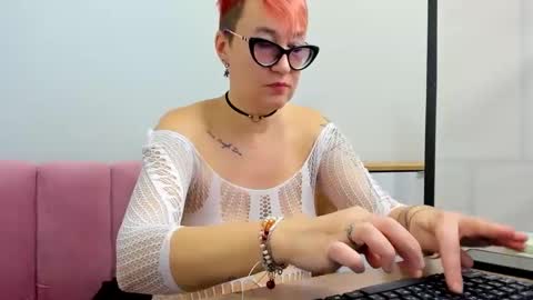 Snapshot of mirandagill chatting on January 13, 2025, 12:13 pm mirandagill online show from January 13, 2025, 12:13 pm