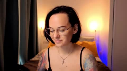 MiraSkyy online show from October 7, 2025, 2:36 pm