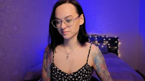 MiraSkyy online show from April 4, 2026, 9:56 pm