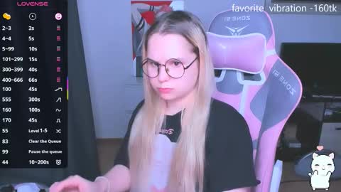 Kira online show from November 3, 2025, 6:09 pm