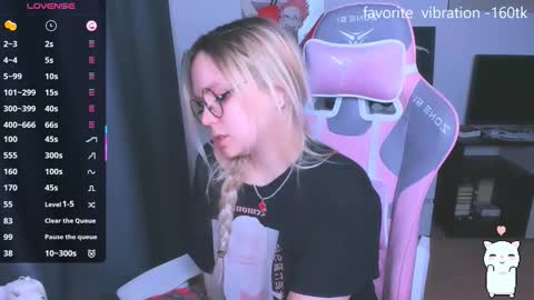 Kira online show from November 15, 2025, 8:49 pm