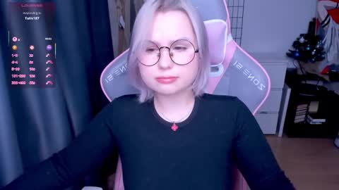 Snapshot of miray_kuriyama chatting on February 21, 2026, 6:20 pm Kira online show from February 21, 2026, 6:20 pm