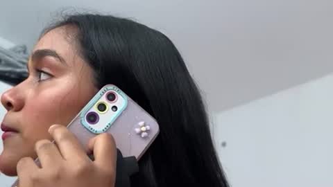 Mirella online show from October 22, 2025, 7:35 pm