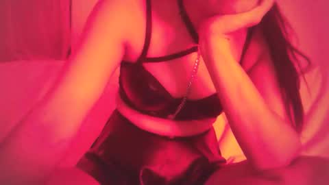 Mirra online show from October 11, 2025, 8:40 pm