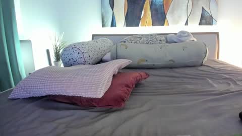 Eva online show from November 7, 2025, 7:25 pm