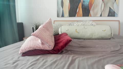 Snapshot of mis_eva chatting on December 19, 2025, 12:34 pm Eva online show from December 19, 2025, 12:34 pm