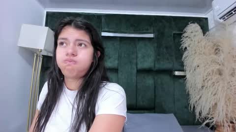 Snapshot of misaki_kai chatting on December 4, 2025, 5:39 am Misaki Kai online show from December 4, 2025, 5:39 am