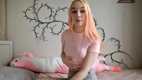 MisaMew online show from February 27, 2026, 8:14 am