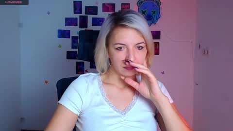 Mishelle online show from November 30, 2025, 7:45 am