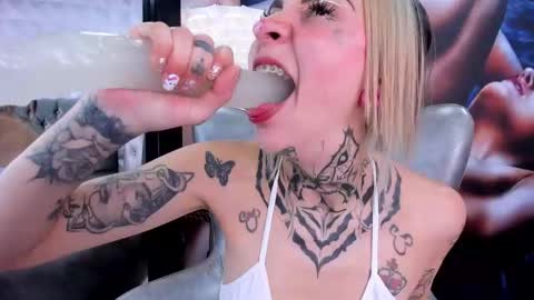 miss___angel online show from February 27, 2025, 6:09 pm