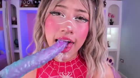 Snapshot of miss___megan chatting on November 25, 2025, 12:38 pm Megan online show from November 25, 2025, 12:38 pm