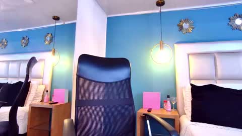 miss__ary_ online show from September 17, 2025, 12:18 pm