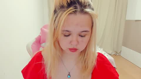 miss__selena online show from January 25, 2025, 4:24 pm