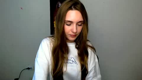 Angelina online show from June 18, 2026, 5:41 am