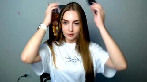 Angelina online show from July 25, 2026, 5:49 am