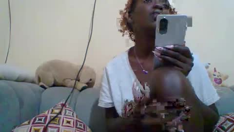 miss_atitude online show from October 14, 2025, 4:30 pm