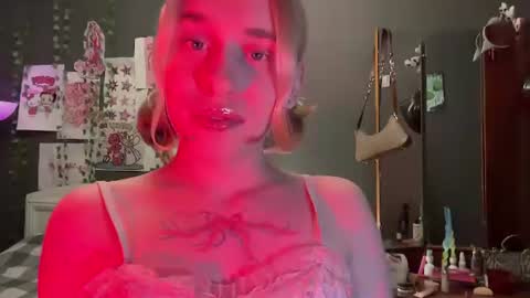 Anya online show from July 17, 2026, 10:25 pm