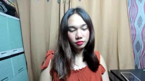 Catriona online show from November 19, 2025, 4:18 pm