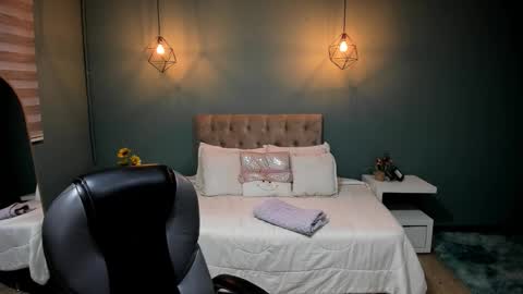 Cataleya online show from November 25, 2025, 11:32 am