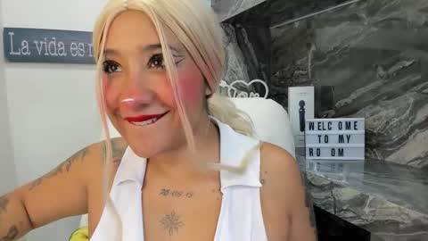 Danika online show from November 10, 2025, 11:09 am