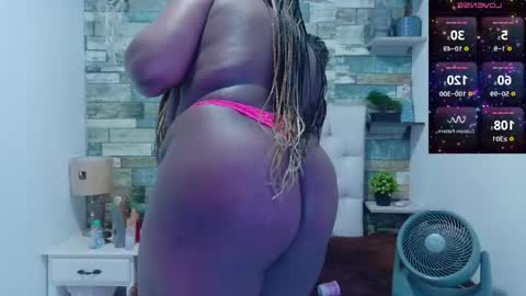 Snapshot of miss_evans_ chatting on May 18, 2026, 1:39 pm miss_evans_ online show from May 18, 2026, 1:39 pm