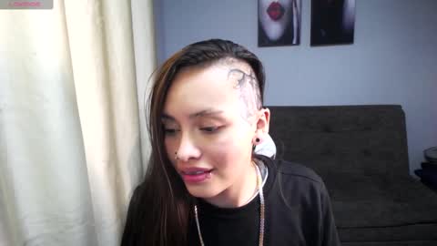 miss_foxxy_ online show from October 5, 2025, 5:17 am